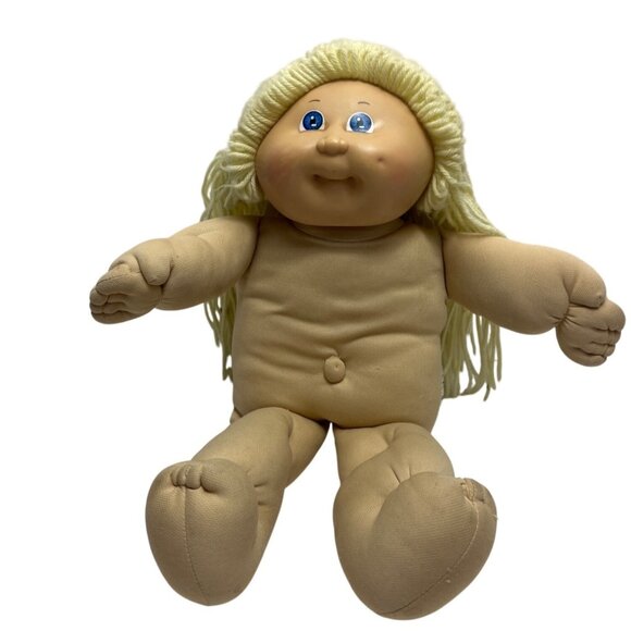 Vintage 1982 Cabbage Patch Kids Blonde Doll W/ Embroidered Dress & Signature 81c - Picture 3 of 10